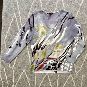 Mechant 90’s Lavender Watercolor Floral V-neck Sweater